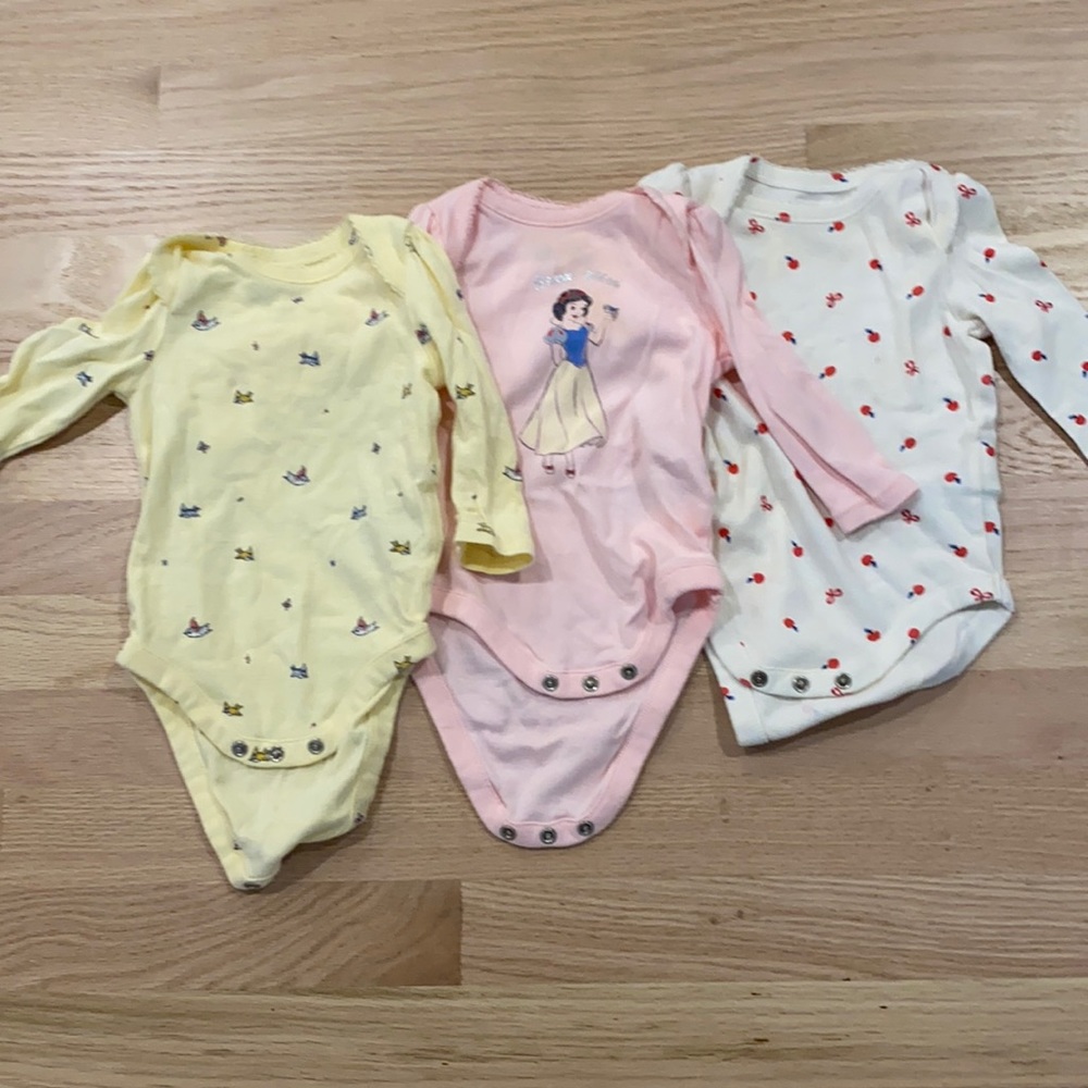 Disney Snow White, Baby Gap, 3-pack onsies, size 3-6months